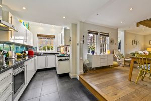 Kitchen Dining- click for photo gallery